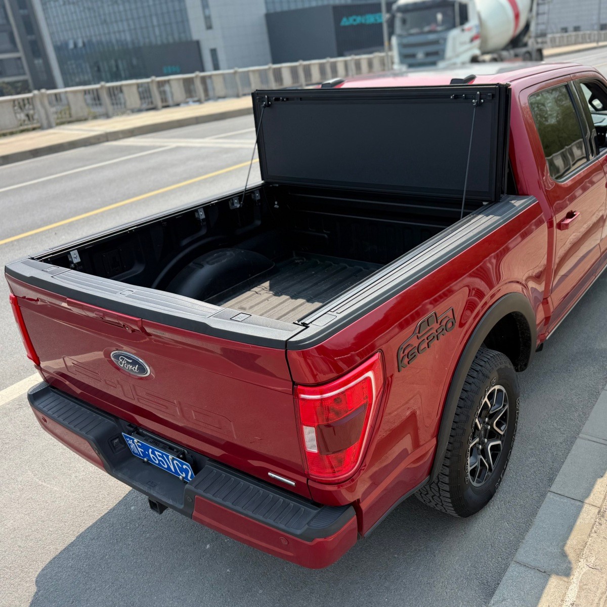 Low Profile Tri Fold Tonneau Cover high quality